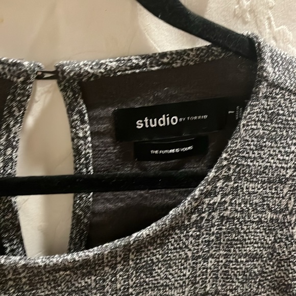 STUDIO BY TORRID SIZE 1 DRESS TWEED BLACK AND WHITE WOMENS 14-16 CONVENTIONALLY - Picture 2 of 3